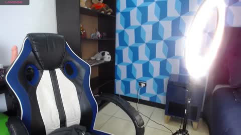 Snapshot of collinstone chatting on 01/11/25, 02:09 collinstone online show from 01/11/25, 02:09