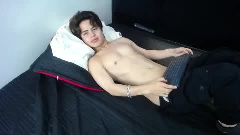 Snapshot of collinstone chatting on 02/09/25, 11:57 collinstone online show from 02/09/25, 11:57