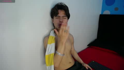 Snapshot of collinstone chatting on 02/19/25, 08:41 collinstone online show from 02/19/25, 08:41