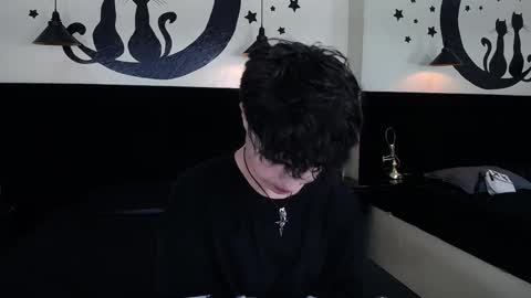 collinstone online show from 11/18/25, 07:51