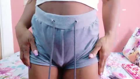 Snapshot of colombiancoffee_ chatting on 10/30/25, 08:20 Lauren online show from 10/30/25, 08:20