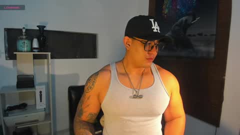 Snapshot of coltonmassif_ chatting on 12/31/24, 06:59 coltonmassif_ online show from 12/31/24, 06:59