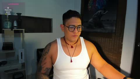 Snapshot of coltonmassif_ chatting on 01/10/25, 07:25 coltonmassif_ online show from 01/10/25, 07:25