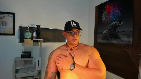 Snapshot of coltonmassif_ chatting on 01/15/25, 12:36 coltonmassif_ online show from 01/15/25, 12:36