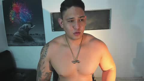 Snapshot of coltonmassif_ chatting on 02/11/25, 12:28 coltonmassif_ online show from 02/11/25, 12:28