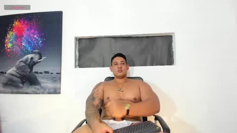 Snapshot of coltonmassif_ chatting on 02/11/25, 03:29 coltonmassif_ online show from 02/11/25, 03:29