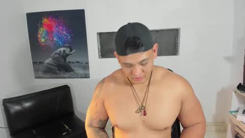 Snapshot of coltonmassif_ chatting on 02/14/25, 12:30 coltonmassif_ online show from 02/14/25, 12:30