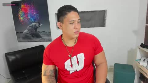 Snapshot of coltonmassif_ chatting on 02/19/25, 02:12 coltonmassif_ online show from 02/19/25, 02:12