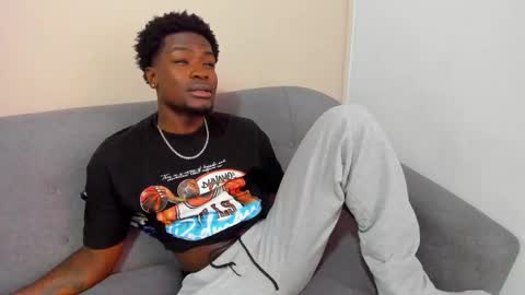 Snapshot of compton_01 chatting on 10/09/25, 01:31 COMPTON online show from 10/09/25, 01:31