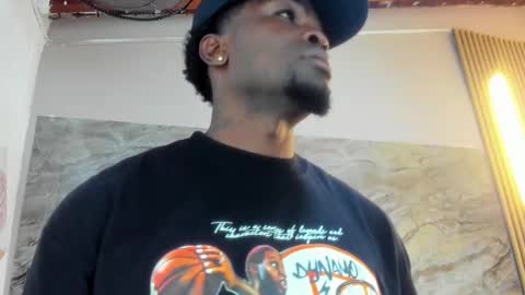 Snapshot of compton_01 chatting on 10/20/25, 04:02 COMPTON online show from 10/20/25, 04:02