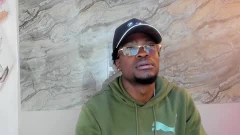 Snapshot of compton_01 chatting on 10/27/25, 03:43 COMPTON online show from 10/27/25, 03:43