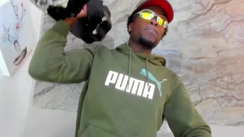 Snapshot of compton_01 chatting on 11/05/25, 03:50 COMPTON online show from 11/05/25, 03:50