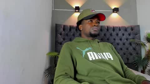 Snapshot of compton_01 chatting on 11/18/25, 03:34 COMPTON online show from 11/18/25, 03:34