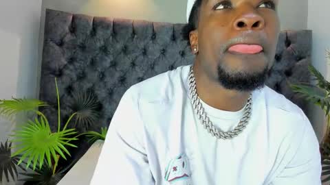 Snapshot of compton_01 chatting on 11/27/25, 03:52 COMPTON online show from 11/27/25, 03:52