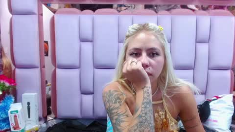 Snapshot of constansblonde chatting on 12/12/24, 04:32 Constans online show from 12/12/24, 04:32