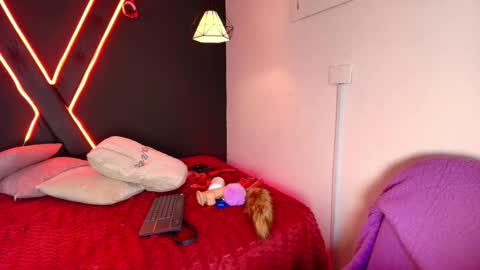 Snapshot of cookie_bit_ chatting on 11/09/25, 12:20 cookie_bit_ online show from 11/09/25, 12:20