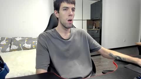 Snapshot of cookies_boys chatting on 11/17/25, 04:07 cookies_boys online show from 11/17/25, 04:07