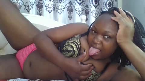 coolgirl001 online show from 10/23/25, 06:50