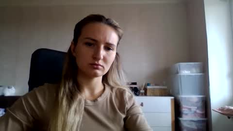 Snapshot of cora_fora chatting on 09/16/25, 08:04 cora_fora online show from 09/16/25, 08:04