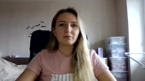 cora_fora online show from 11/03/25, 10:38