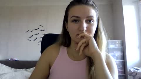 cora_fora online show from 11/05/25, 10:26