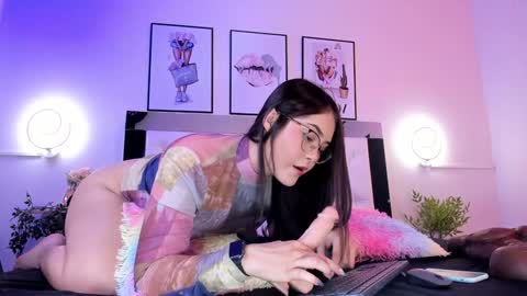 Snapshot of corachandler chatting on 01/31/25, 12:17 Cora online show from 01/31/25, 12:17