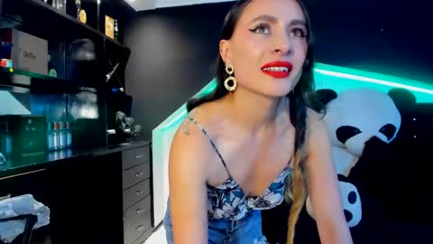 Coral  online show from 03/07/25, 07:05