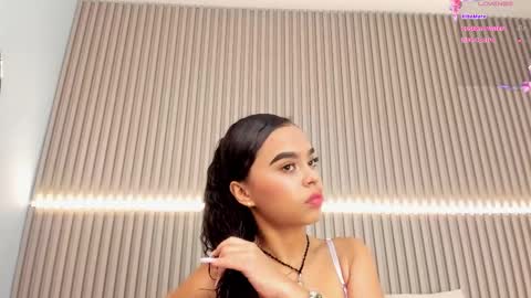 coralineross_ online show from 03/03/25, 11:22