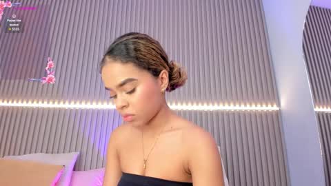 coralineross_ online show from 10/02/25, 10:55