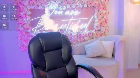 Corinne Russo online show from 02/09/25, 07:05