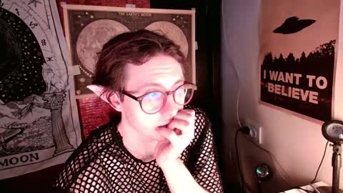 Snapshot of cosmonudes chatting on 01/19/25, 03:42 Barry online show from 01/19/25, 03:42