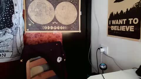 Snapshot of cosmonudes chatting on 02/28/25, 12:09 Barry online show from 02/28/25, 12:09