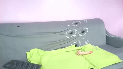 Snapshot of cottons_candys chatting on 11/11/25, 12:16 cottons_candys online show from 11/11/25, 12:16