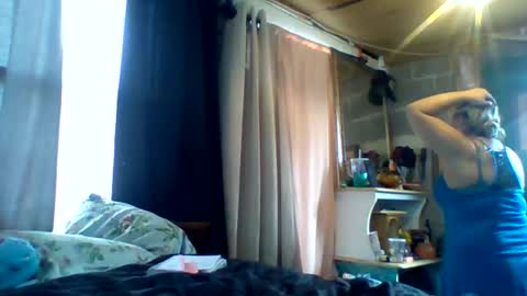 Snapshot of cotybonilla chatting on 02/07/25, 06:34 Leftys Way online show from 02/07/25, 06:34