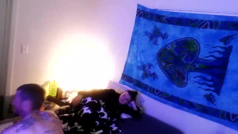 Snapshot of couplakinks00 chatting on 11/01/25, 05:42 couplakinks00 online show from 11/01/25, 05:42