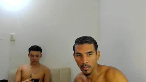 Snapshot of couple_bigcock_ chatting on 10/13/25, 12:43 aron y stivens online show from 10/13/25, 12:43
