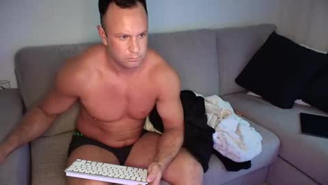 Snapshot of coupletoy97 chatting on 02/01/25, 11:54 Sandra and Tom online show from 02/01/25, 11:54