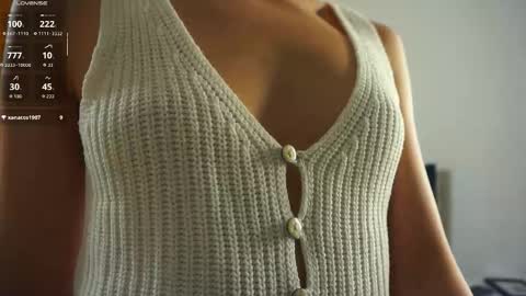 Yui online show from 10/24/25, 07:27