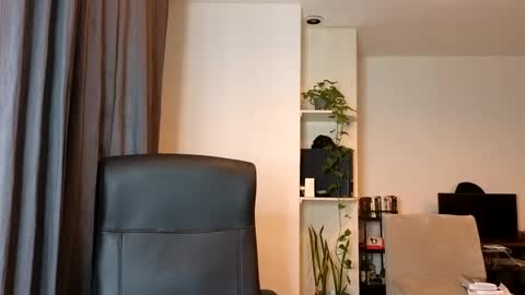 Snapshot of cowboylean chatting on 02/04/25, 01:23 cbl online show from 02/04/25, 01:23