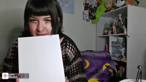 Snapshot of cowjuggie chatting on 10/26/25, 12:05 Katxce online show from 10/26/25, 12:05