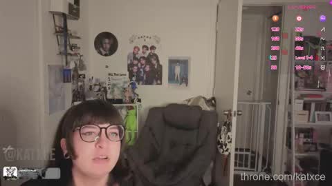 Snapshot of cowjuggie chatting on 11/19/25, 01:38 Katxce online show from 11/19/25, 01:38