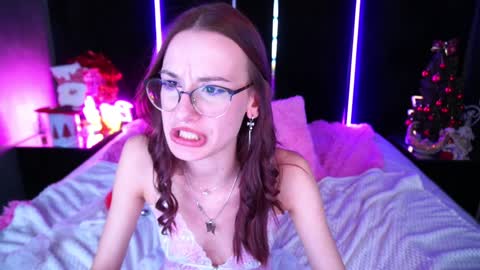 Snapshot of cozymell chatting on 01/01/25, 03:23 cozymell online show from 01/01/25, 03:23
