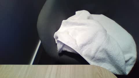 crave_me_ online show from 11/26/25, 01:06