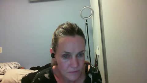 Anny online show from 11/03/25, 12:24