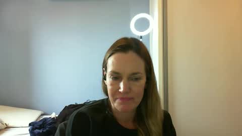 Anny online show from 11/03/25, 12:28