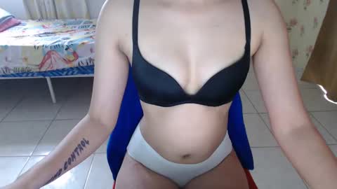 Snapshot of creamypussy18x chatting on 03/04/25, 04:49 creamypussy18x online show from 03/04/25, 04:49