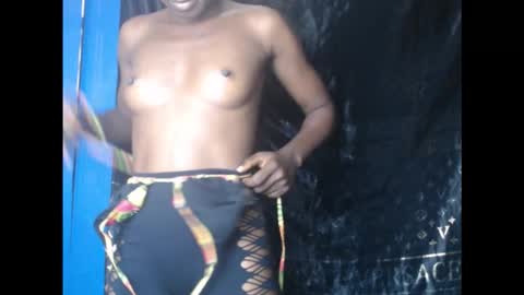 Snapshot of creamyxsugar chatting on 09/26/25, 05:28 creamyxsugar online show from 09/26/25, 05:28