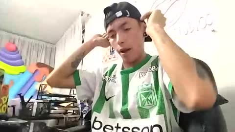 Snapshot of criiscs chatting on 11/04/25, 07:40 criiscs online show from 11/04/25, 07:40