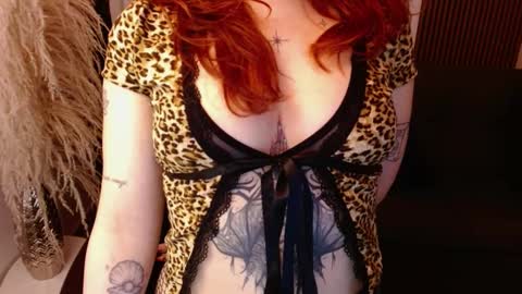 Snapshot of crimson_tati chatting on 01/16/25, 07:28 Tatiana online show from 01/16/25, 07:28