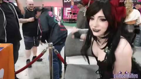 Crimson Kitten online show from 10/25/25, 06:13